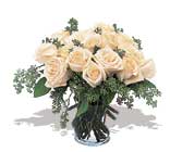 11 adet beyaz gül vazoda  Bilecik çiçekçi İnternetten çiçek siparişi 
