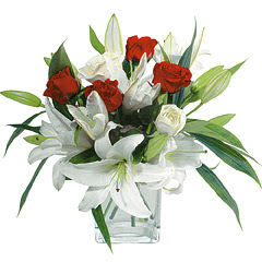 vazo içerisinde 4 gül 1 adet kazablanka  Bilecik çiçekçi online çiçek gönderme sipariş 