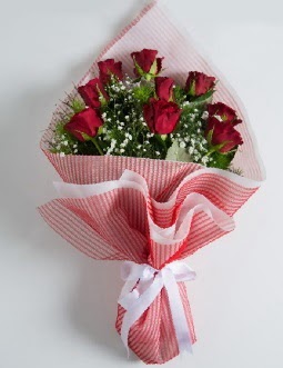 9 adet kırmızı gülden buket  Bilecik çiçekçi çiçek satışı 