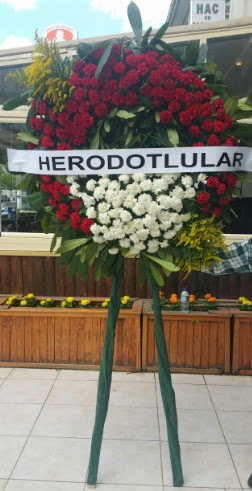 Cenaze çelengi cenazeye çiçek modeli  Bilecik çiçekçi çiçek satışı 